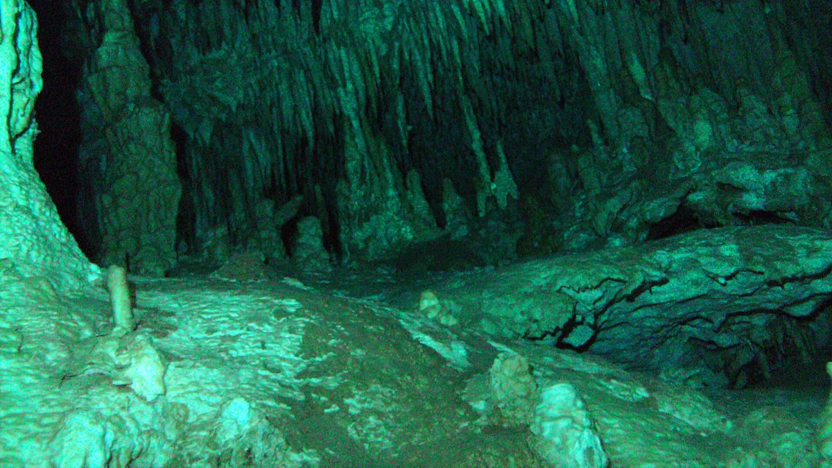 5 Extreme Caves Only Expert Divers Can Enter