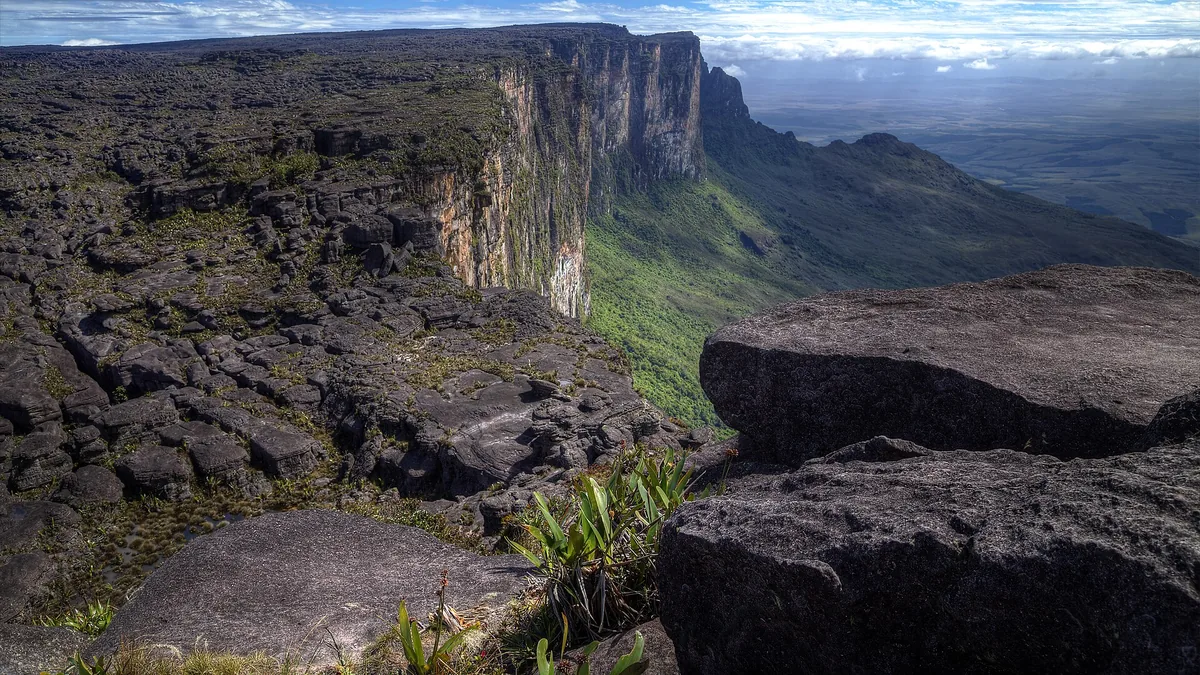 Why Are Some Mountains Flat on Top? The Geology of Tepuis and Mesas